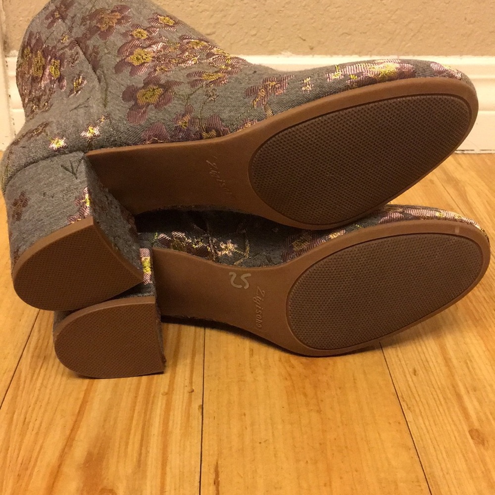 New Zigi soho Gray Floral Booties - Picture 8 of 8